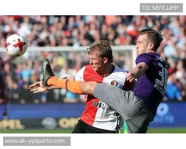 萨格勒布迪纳摩与费耶诺德的激烈对决揭示足球战术新趋势